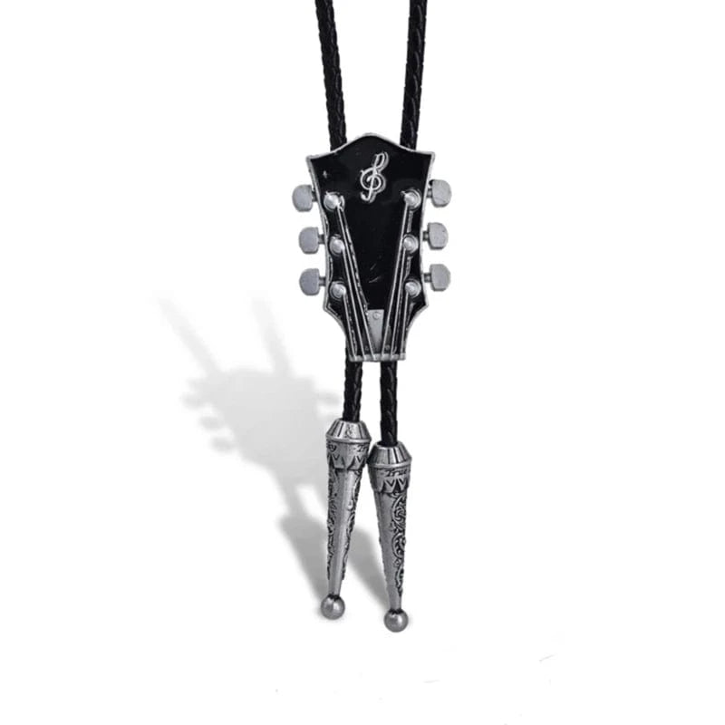 Bolo tie med gitarrhuvud i metall och läderrem Antiksilver