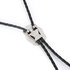 Bolo tie med korsmotiv i svart emalj