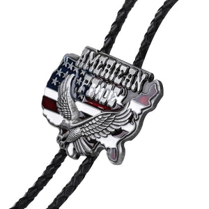 Bolo tie med örn- och flaggmotiv i metall Flerfärgad