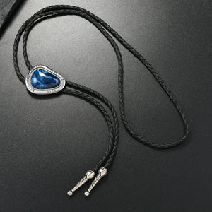 Bolo tie med rektangulär sten och silverinfattning