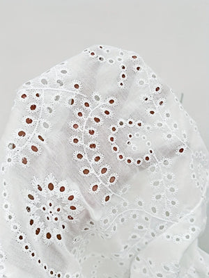 Broderie anglaise blus