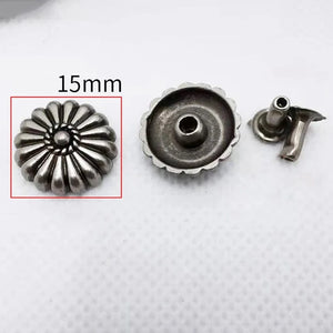 Concho i Antiksilver med Blommig Design