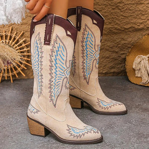 Cowboyboots i mjuk mockalook med snidad västerndetalj