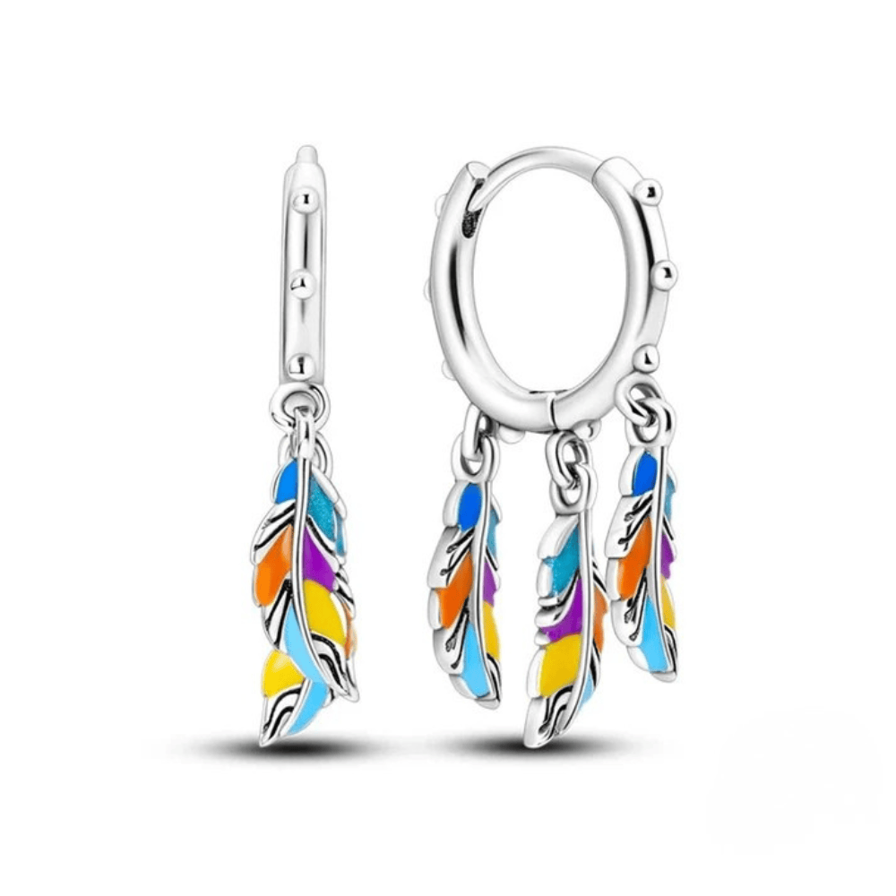 Orecchini in argento con piume colorate