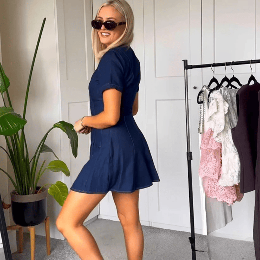 Abito corto in denim con scollo a V