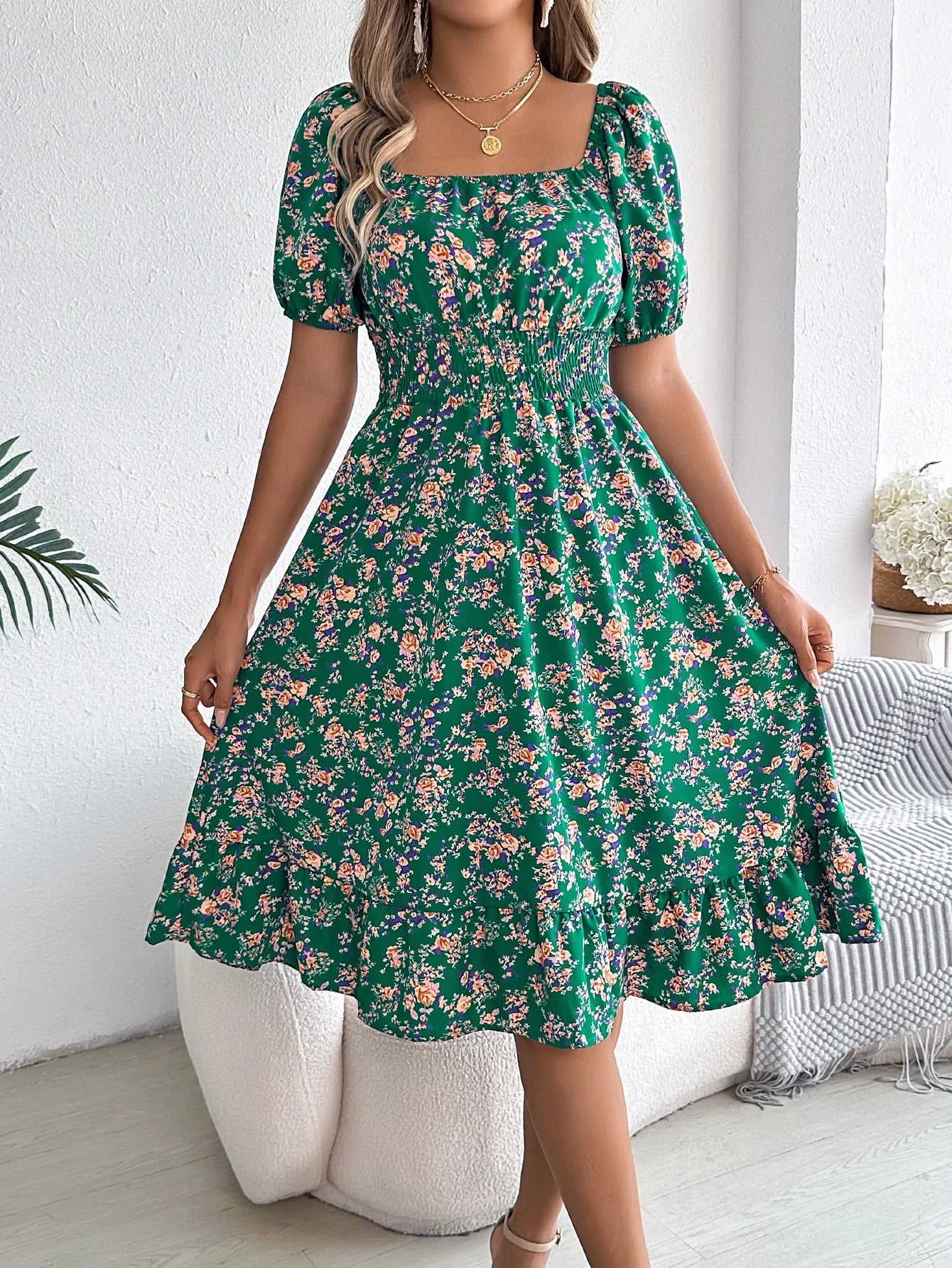 Blommig off-shoulder midiklänning Grön / S