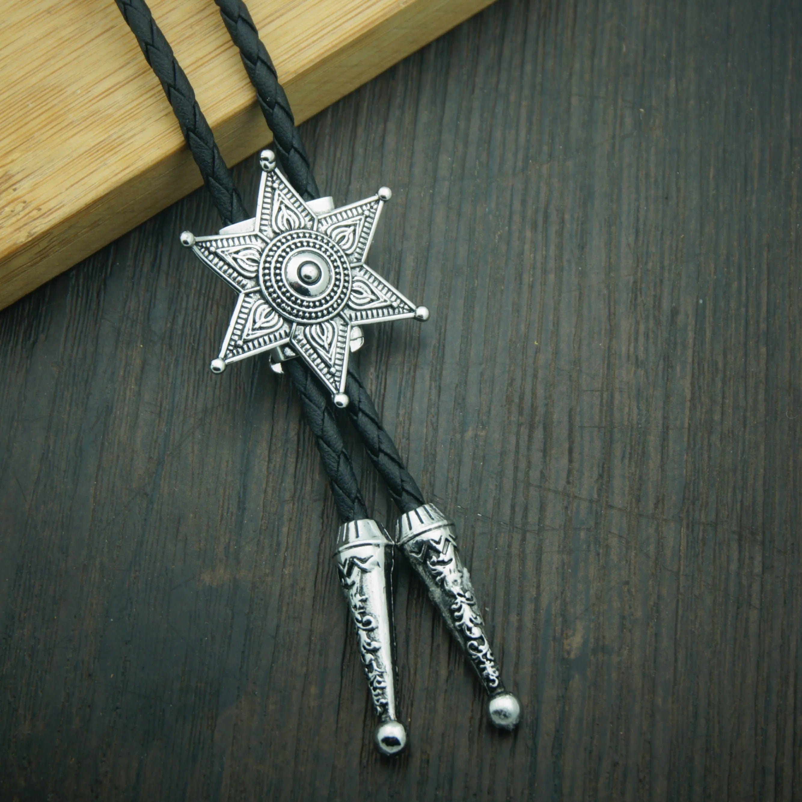 Bolo tie i silver med stjärnhänge Silver