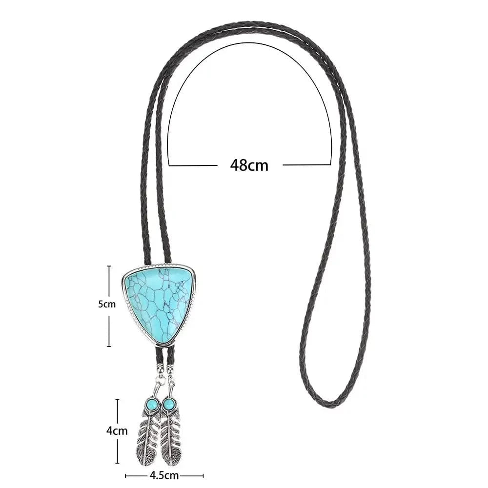 Bolo tie i triangelform med fjäderdetalj och natursten