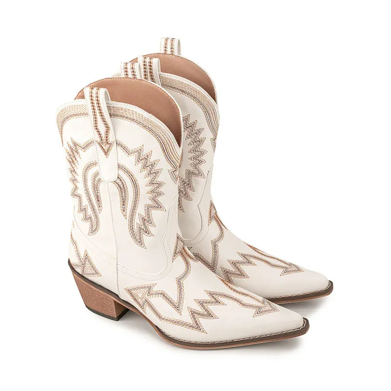 Broderade låga cowboyboots med chunky klack