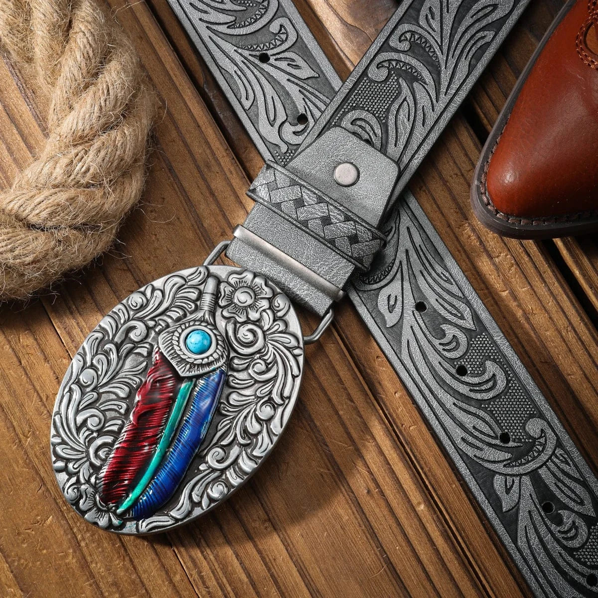 Cowboybälte med färgad fjäderspänne