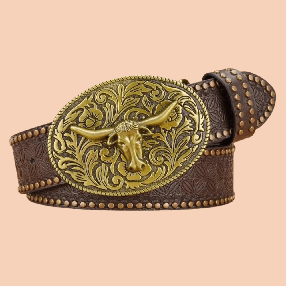 Cowboybälte med Präglad Nöthuvud-Spänne och Nitar