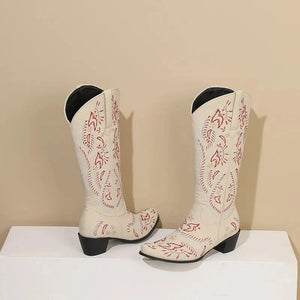 Cowboyboots med broderad design och blockklack