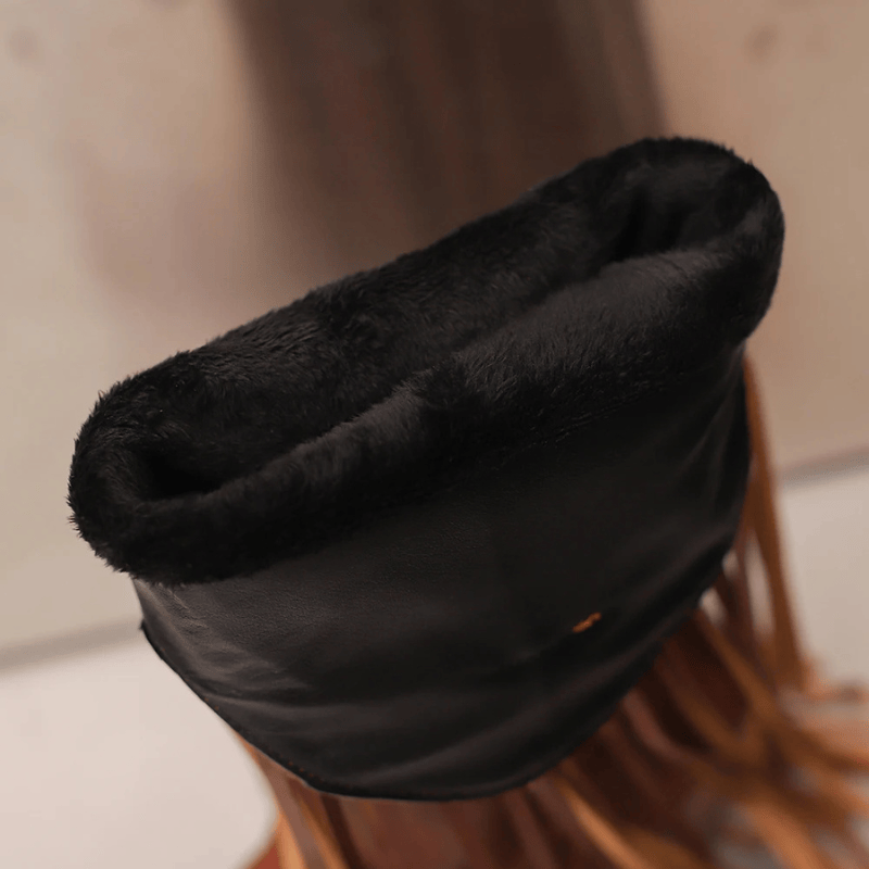 Cowboyboots med tofsar och broderad vintageinspirerad design