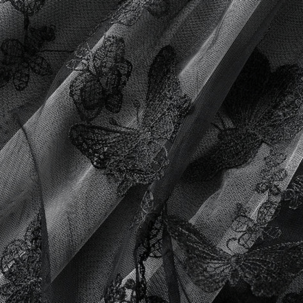 Lång tyllkjol med broderade fjärilar