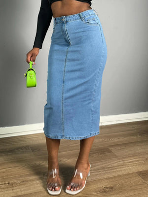 Tajt midi jeanskjol