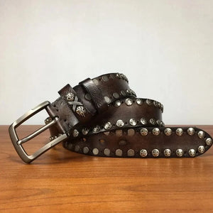 Westernbälte i Äkta Läder med Stjärnnitar och Metallspänne